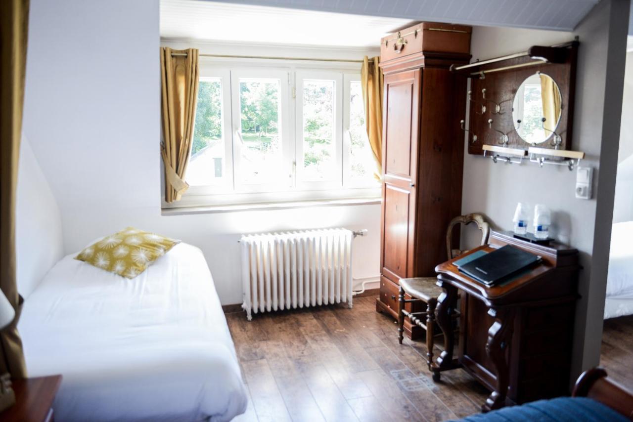 Logis Le Saint Hubert Hotel Haybes Bagian luar foto